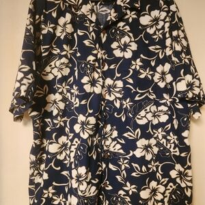 Hilo Hattie Navy and White Hawaiian Dress Shirt